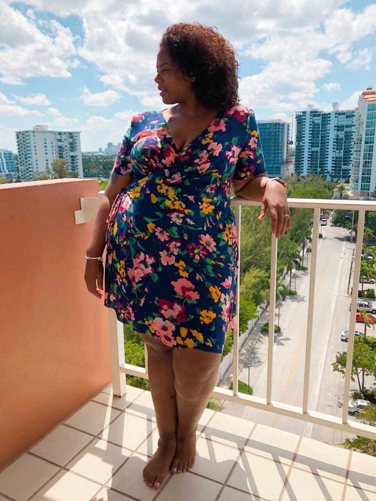 In search of the perfect woven wrap dress? Look no further than the Sunflower Dress from Petite Stitchery. When I tell you this is an amazing dress, I mean it. Talk about perfection!