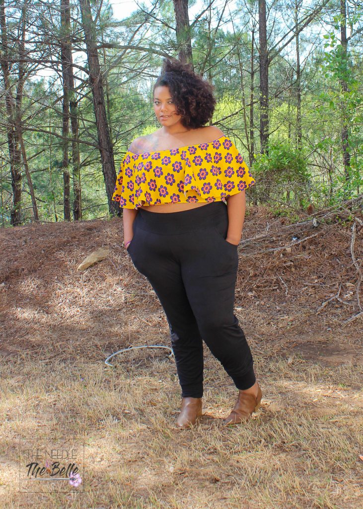 Guys. I'm a curvy girl rocking a crop top and it won't stop! The Be The Leader top from Ellie & Mac is such a must-have for every girls wardrobe!!!